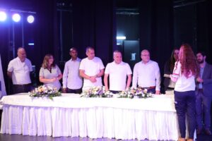 40 талантливых и ценностно ориентированных девушек и юношей получили премию главы города