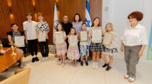 Церемония вручения грамот местным талантам
