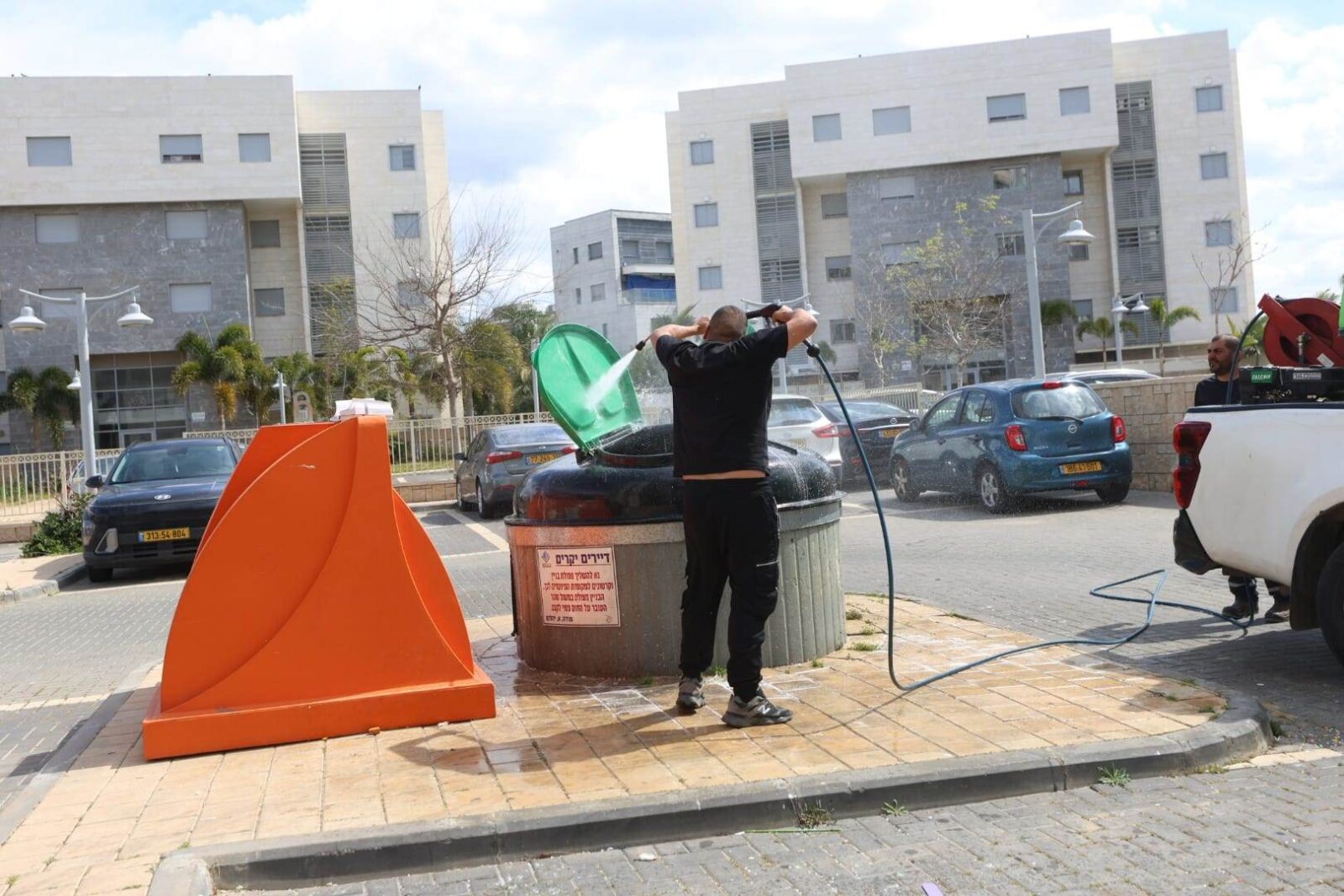 Ашкелон готовится к Песаху: усиление уборки, вывоз мусора и бесплатная парковка в хол ха-моэд